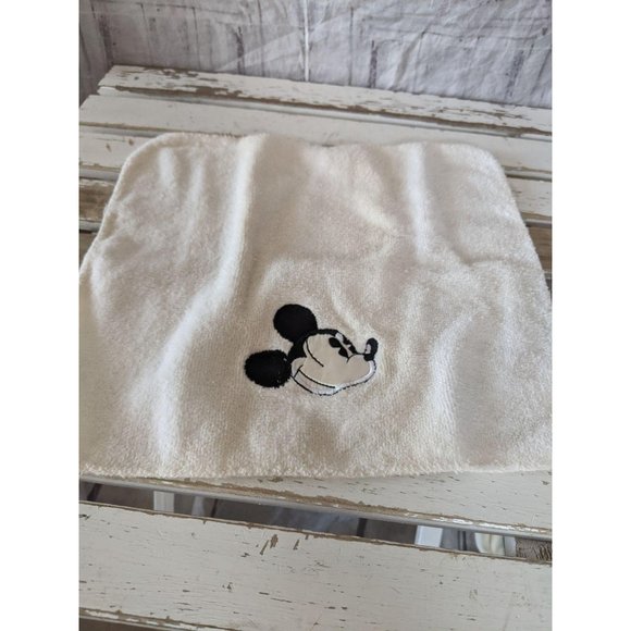 Mickey Mouse Hand Towel wash rag Disney Saturday k‎ - Picture 2 of 4